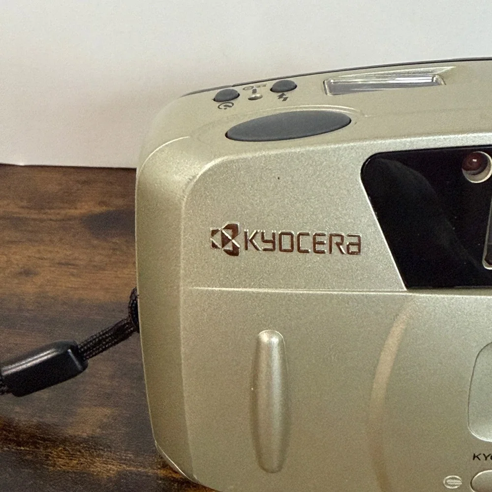 Yashica EZ Mate 35mm Film Camera Kyocera Lens 30mm Champagne Gold w/ Case Tested